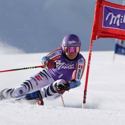Bild vergrößern: Viktoria Rebensburg Skifahren
